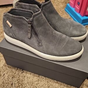 Womens Ecco Soft 7's